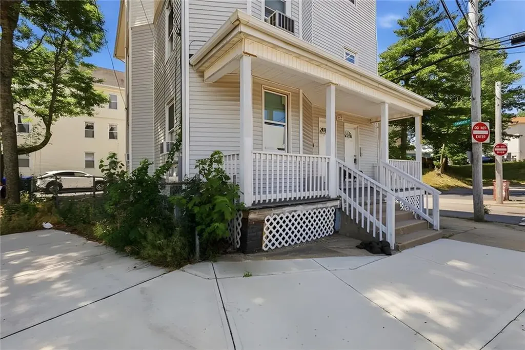 374 Douglas Avenue Providence RI 02908