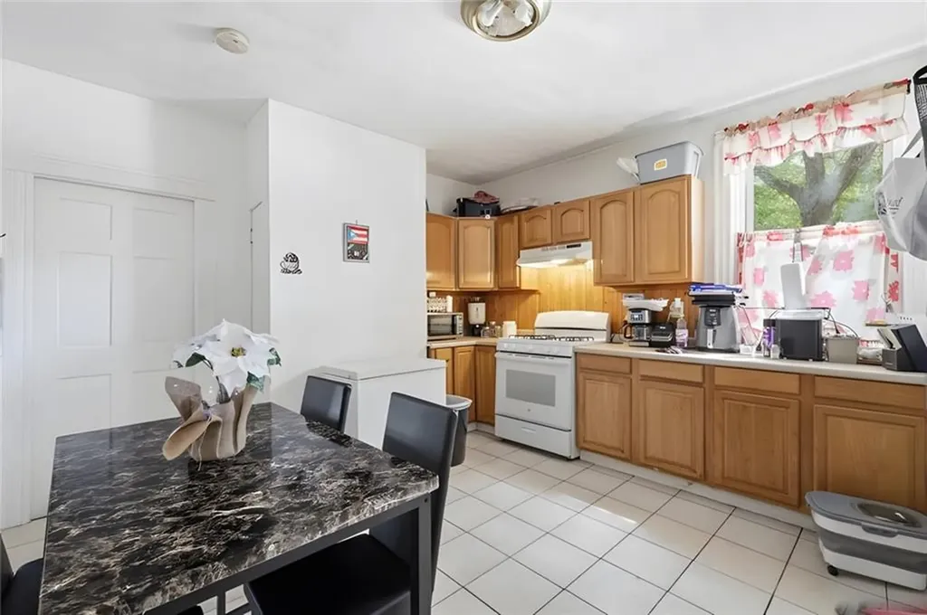 374 Douglas Avenue Providence RI 02908
