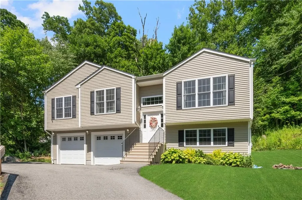 15 Birch Road Cumberland RI 02864