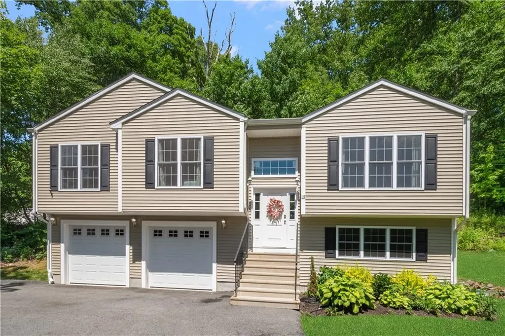 15 Birch Road Cumberland RI 02864
