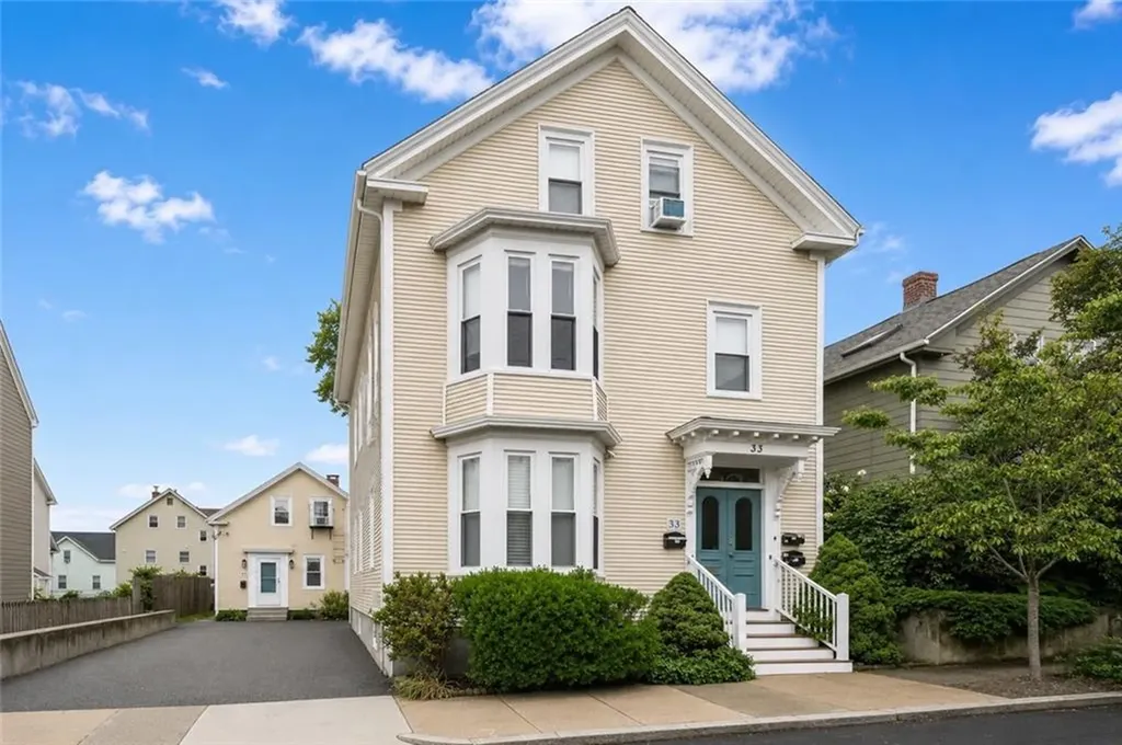 33 Amy Street Providence RI 02906