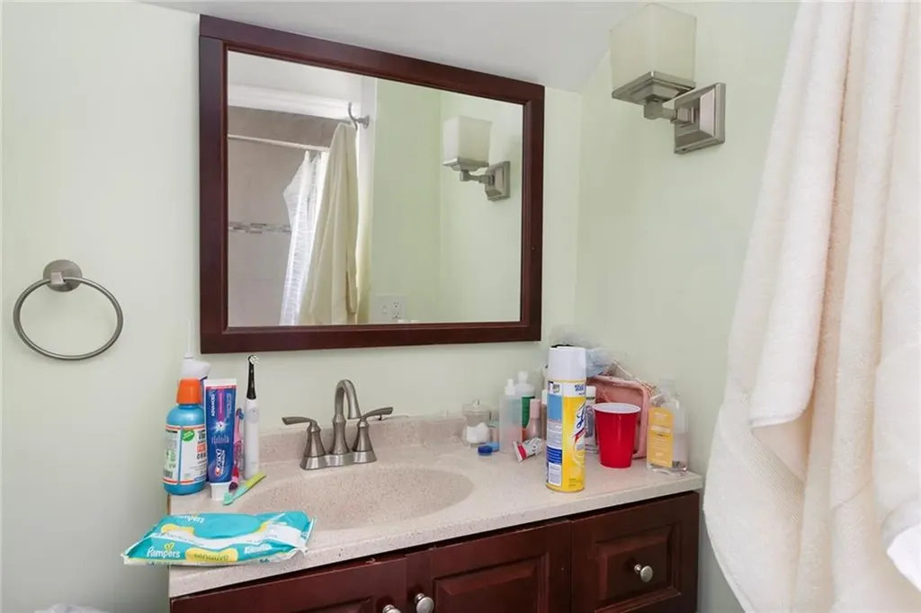 33 Amy Street Providence RI 02906