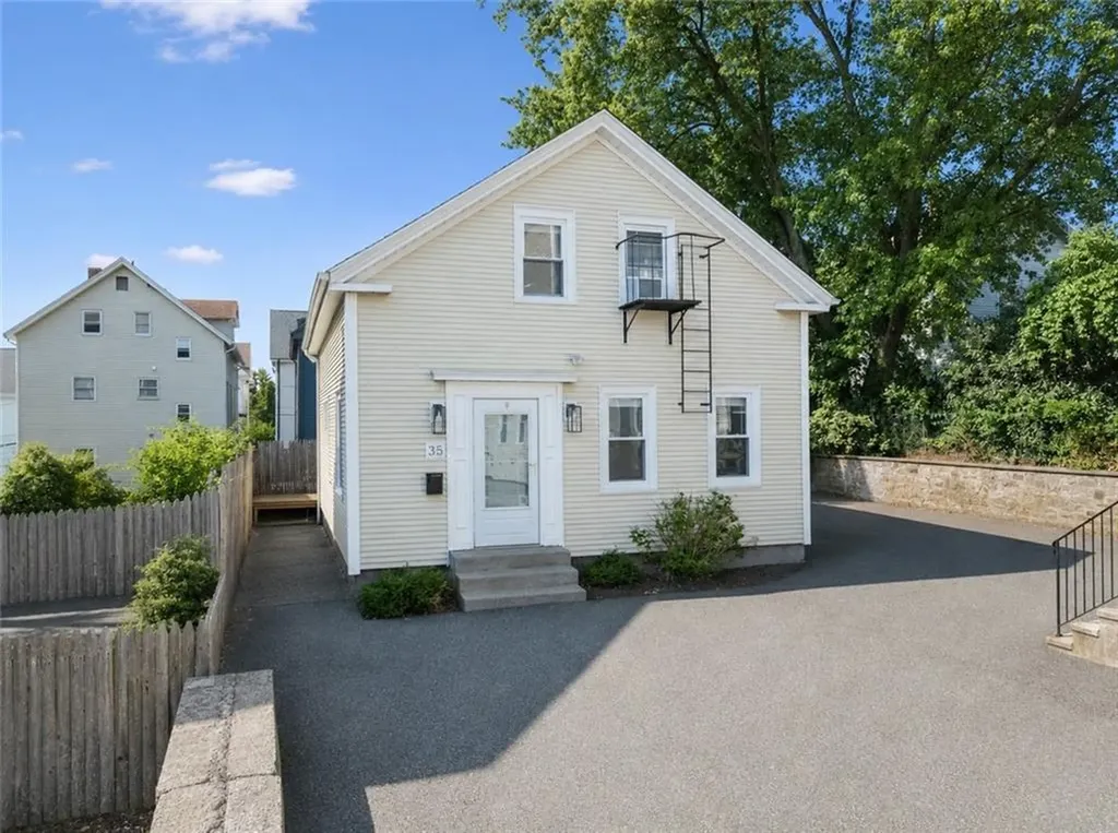 33 Amy Street Providence RI 02906