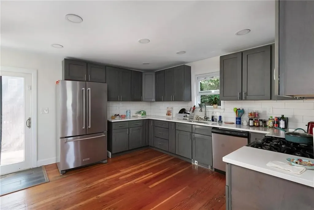33 Amy Street Providence RI 02906
