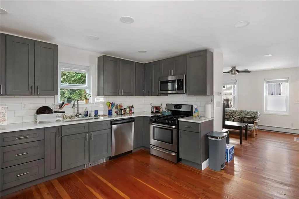 33 Amy Street Providence RI 02906
