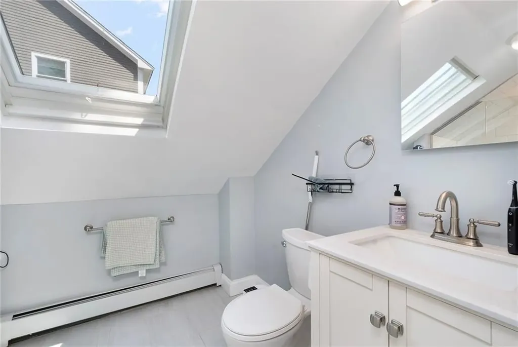 33 Amy Street Providence RI 02906