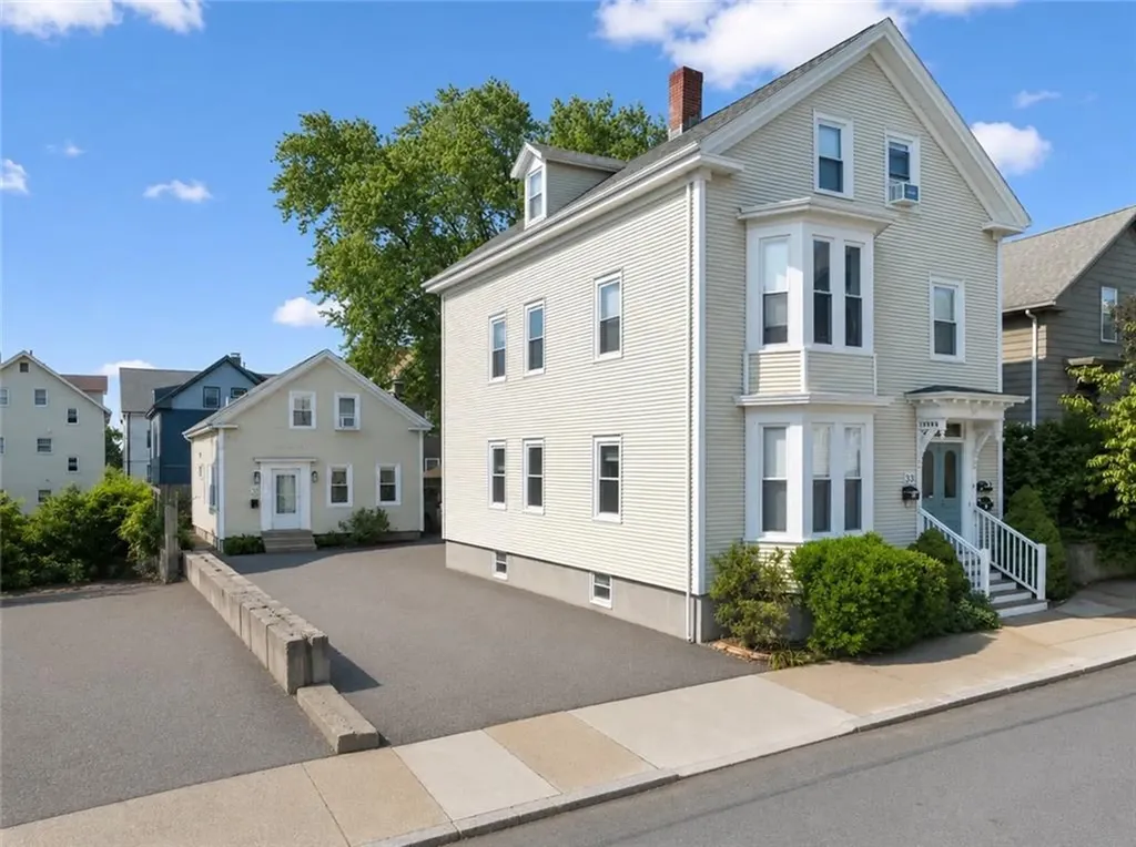 33 Amy Street Providence RI 02906
