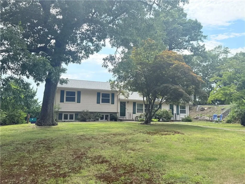 121 Greenwich Avenue Warwick RI 02886