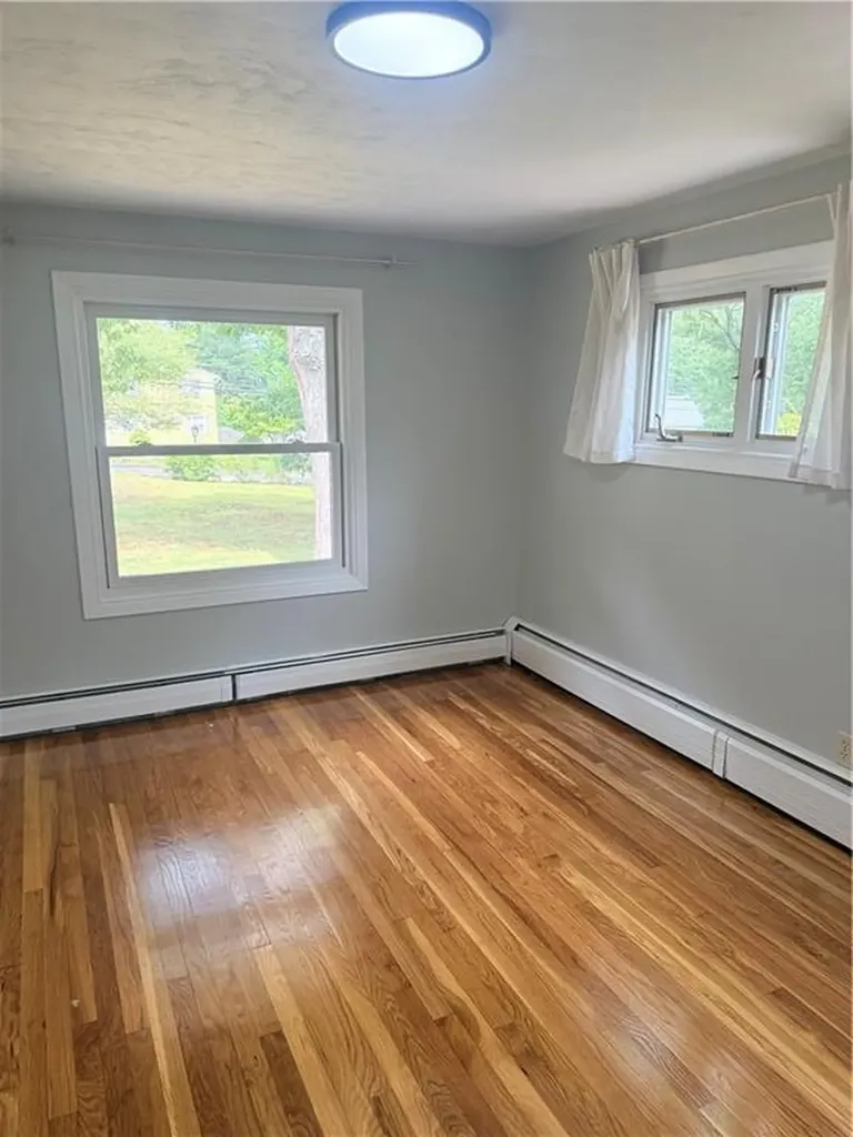 121 Greenwich Avenue Warwick RI 02886