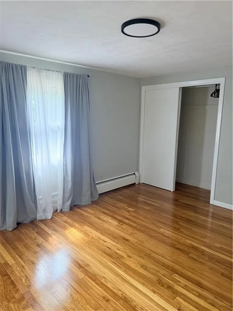 121 Greenwich Avenue Warwick RI 02886