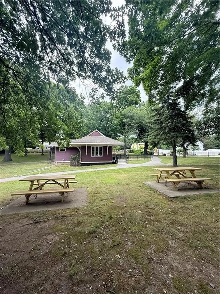 121 Greenwich Avenue Warwick RI 02886