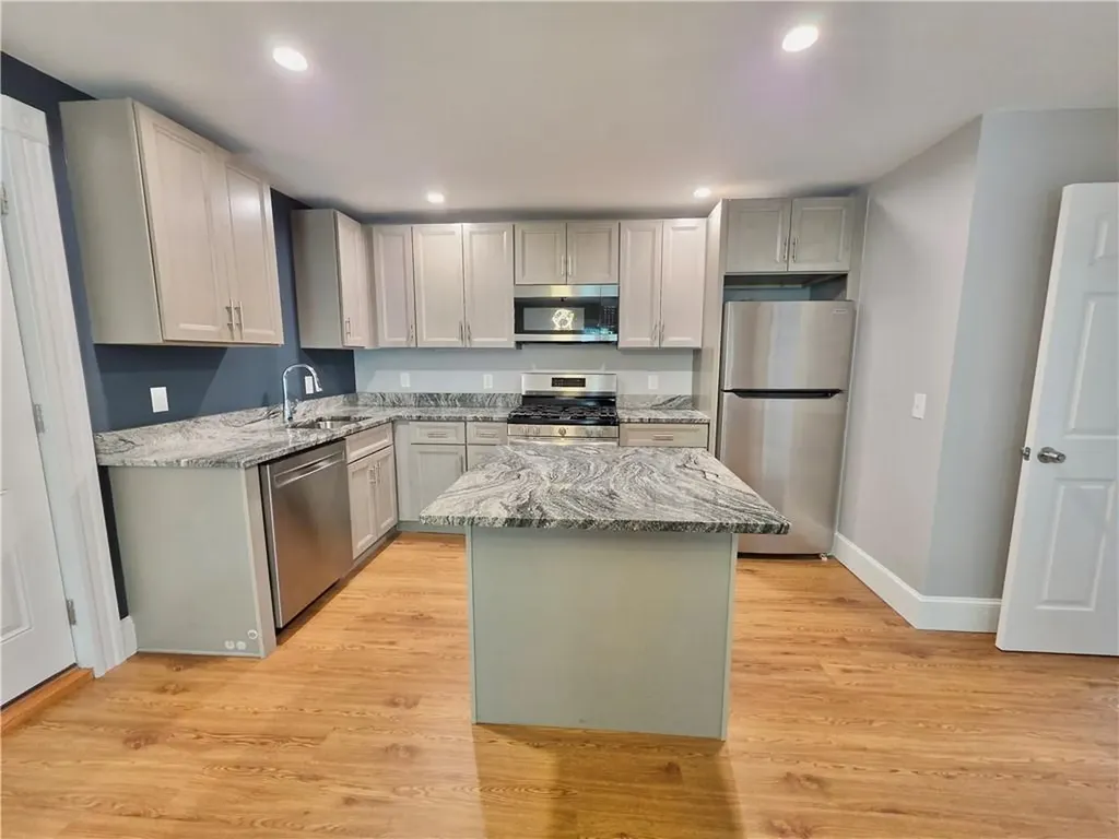 5 Greystone Avenue North Providence RI 02911