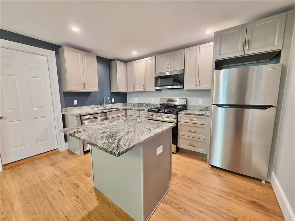 5 Greystone Avenue North Providence RI 02911