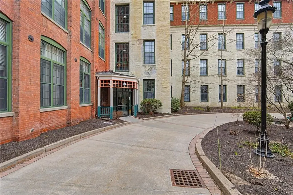 15 Higgins Street Smithfield RI 02917