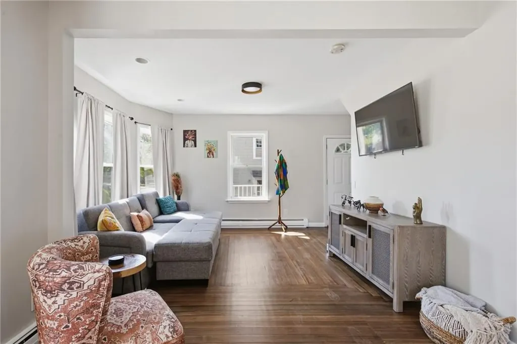59 Bourne Avenue East Providence RI 02916