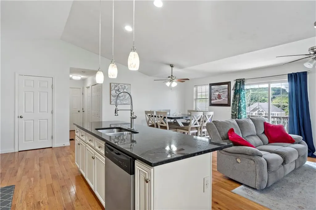 139 Danielle Drive Woonsocket RI 02895