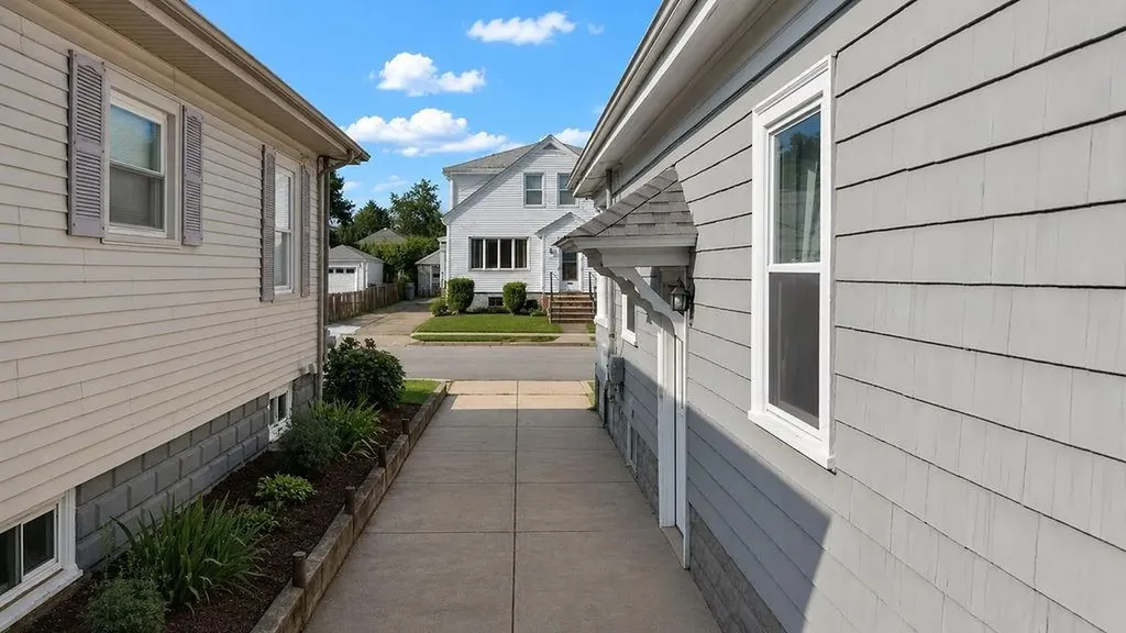 139 Fort Street East Providence RI 02914