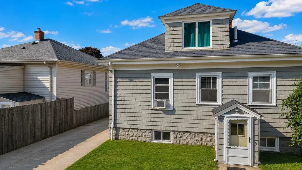 139 Fort Street East Providence RI 02914