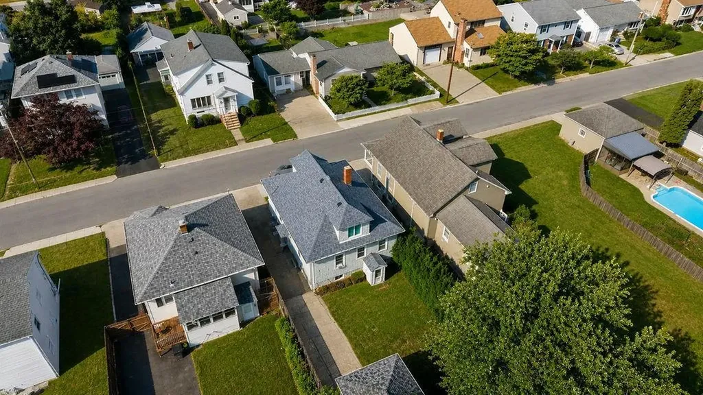 139 Fort Street East Providence RI 02914
