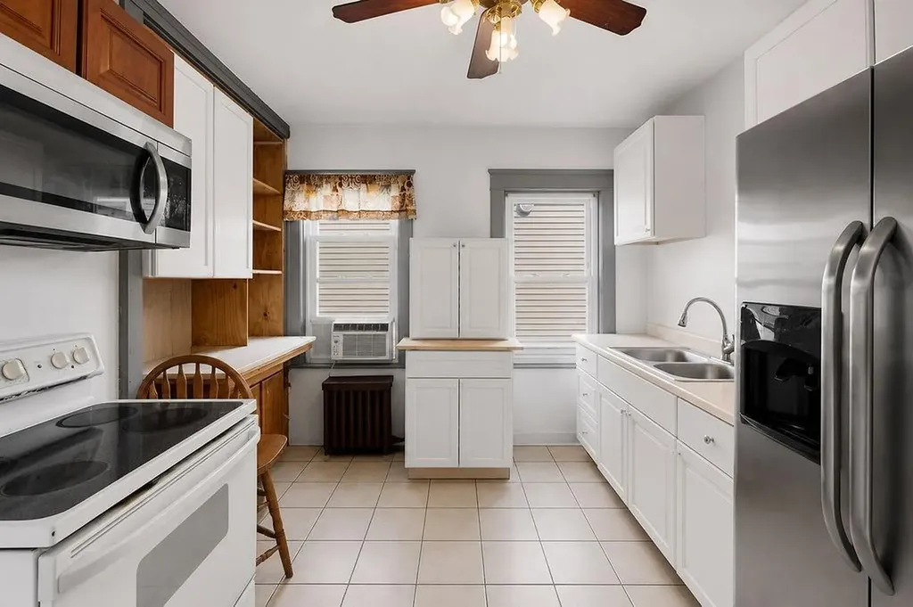 139 Fort Street East Providence RI 02914