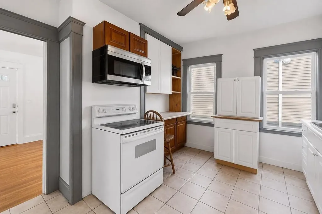 139 Fort Street East Providence RI 02914