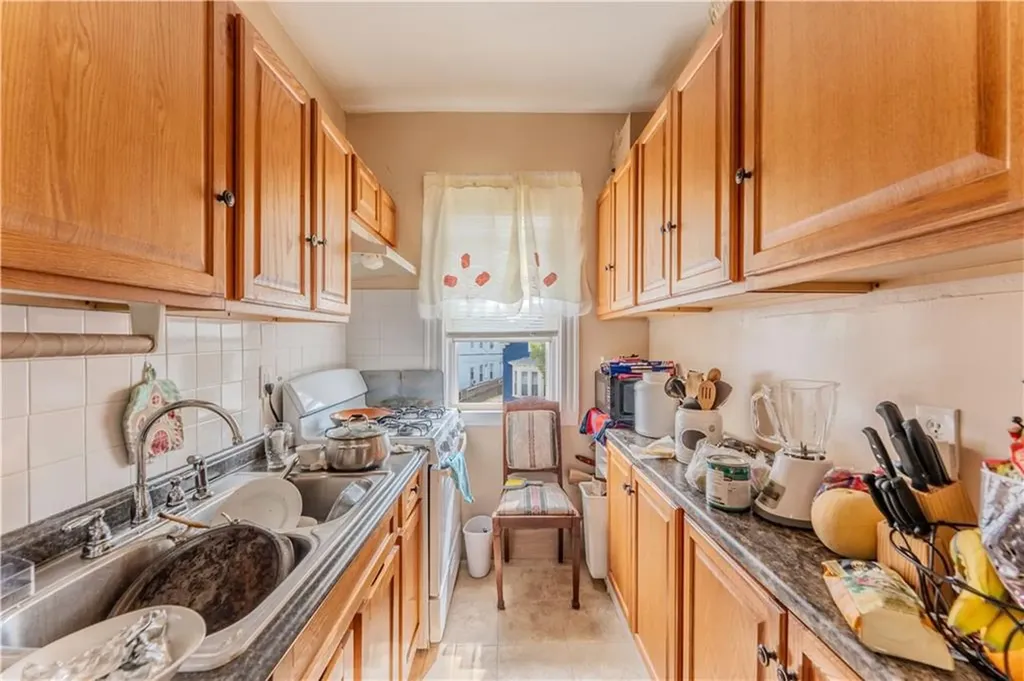 264 Douglas Avenue Providence RI 02908