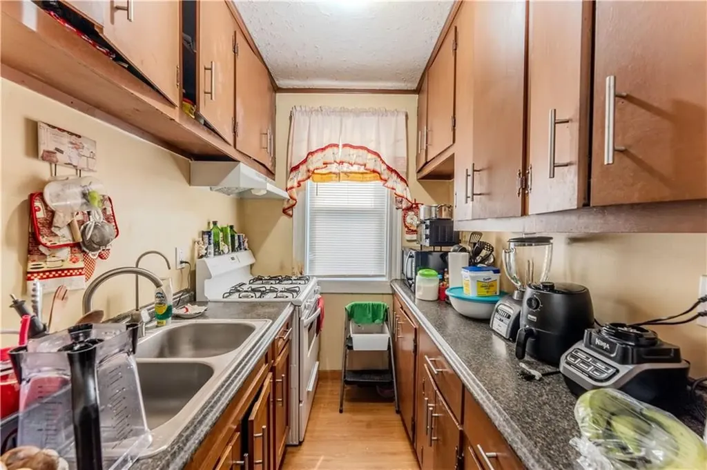 264 Douglas Avenue Providence RI 02908