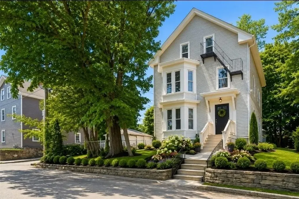 266 First Avenue Woonsocket RI 02895