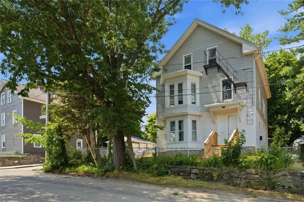 266 First Avenue Woonsocket RI 02895