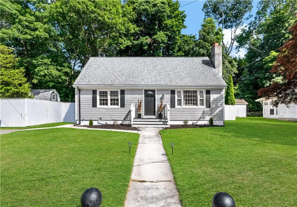 80 Briggs Lane Tiverton RI 02878