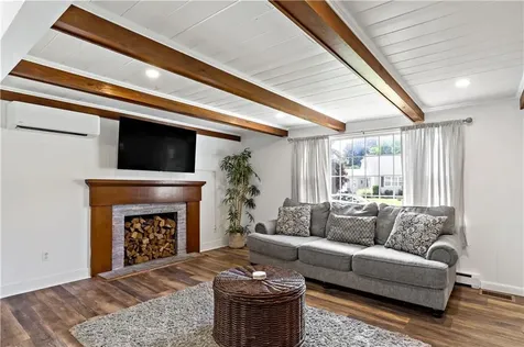 80 Briggs Lane Tiverton RI 02878