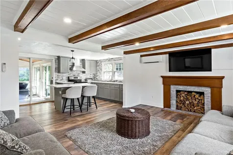 80 Briggs Lane Tiverton RI 02878