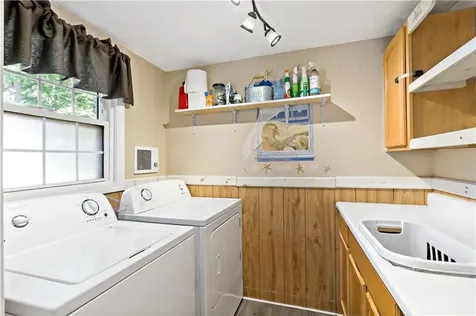 80 Briggs Lane Tiverton RI 02878