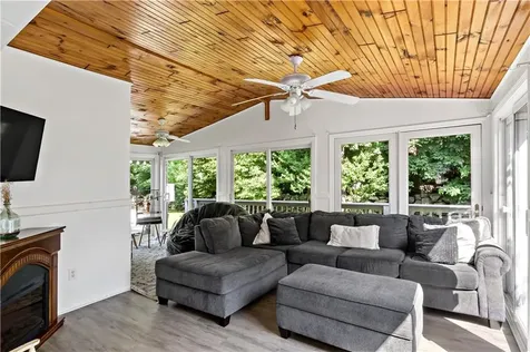 80 Briggs Lane Tiverton RI 02878