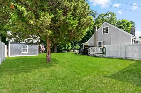80 Briggs Lane Tiverton RI 02878