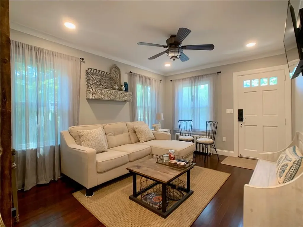 18 Sylvan Street Newport RI 02840
