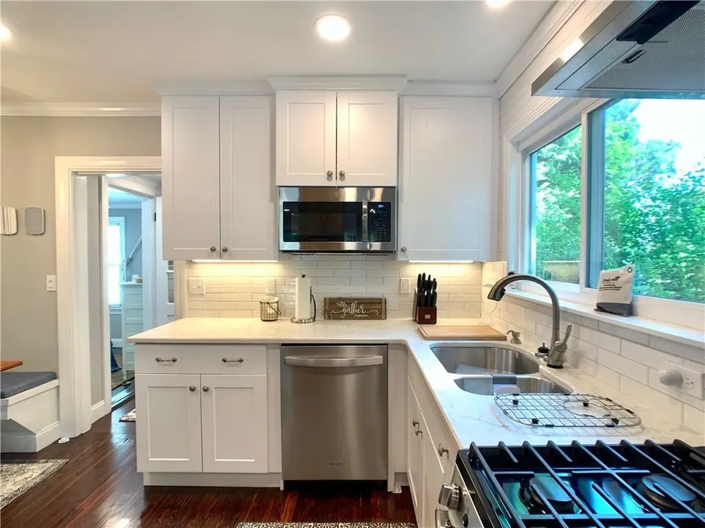 18 Sylvan Street Newport RI 02840