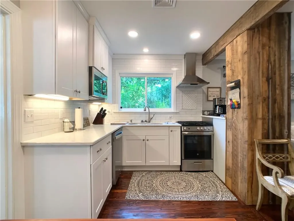 18 Sylvan Street Newport RI 02840