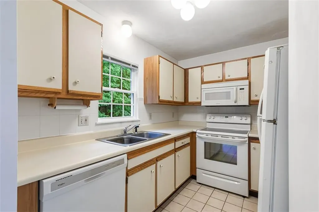 2 Magnum Court Smithfield RI 02917