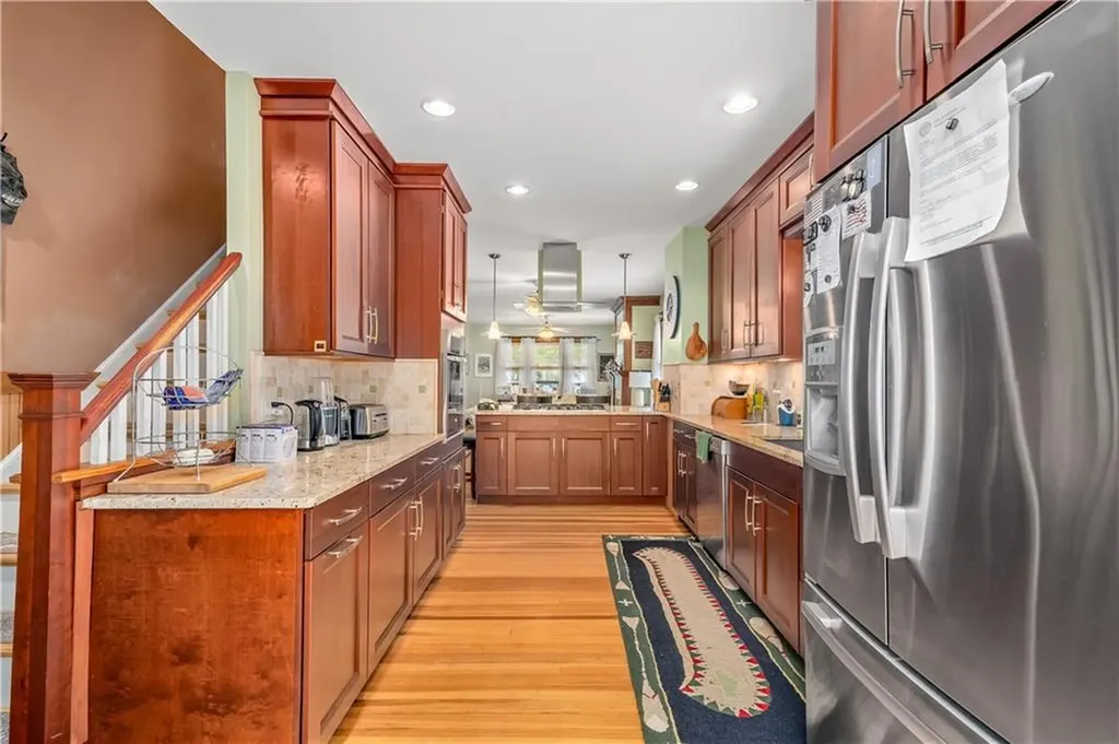 116 Benbridge Avenue Warwick RI 02888