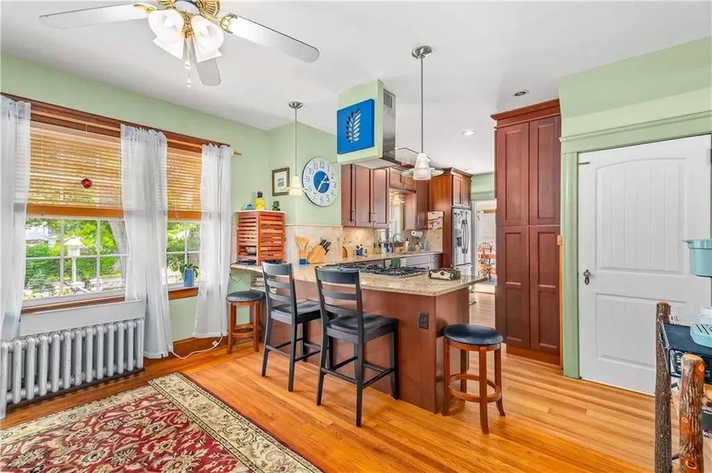 116 Benbridge Avenue Warwick RI 02888
