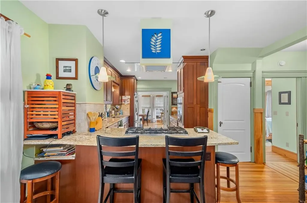 116 Benbridge Avenue Warwick RI 02888