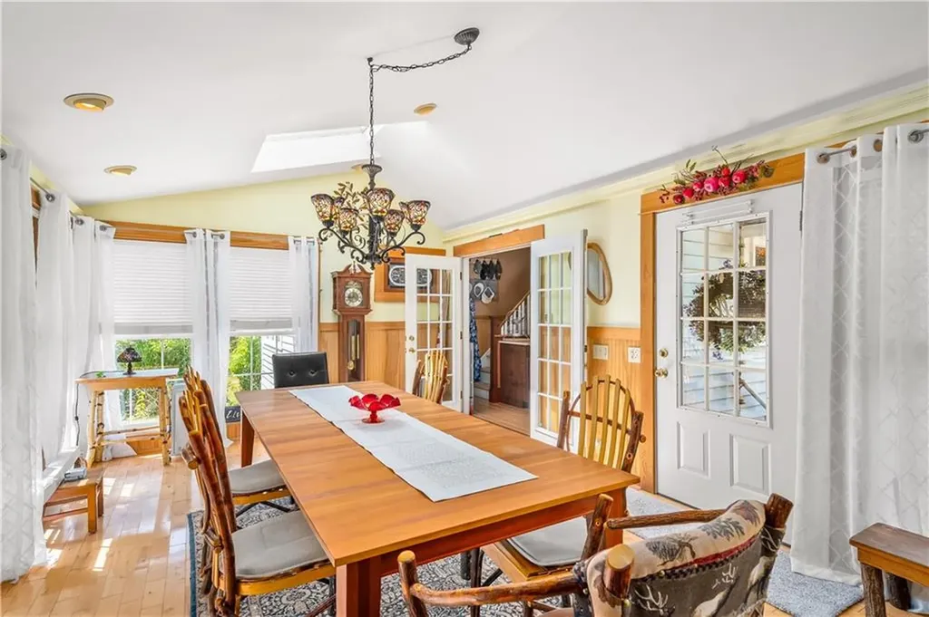 116 Benbridge Avenue Warwick RI 02888
