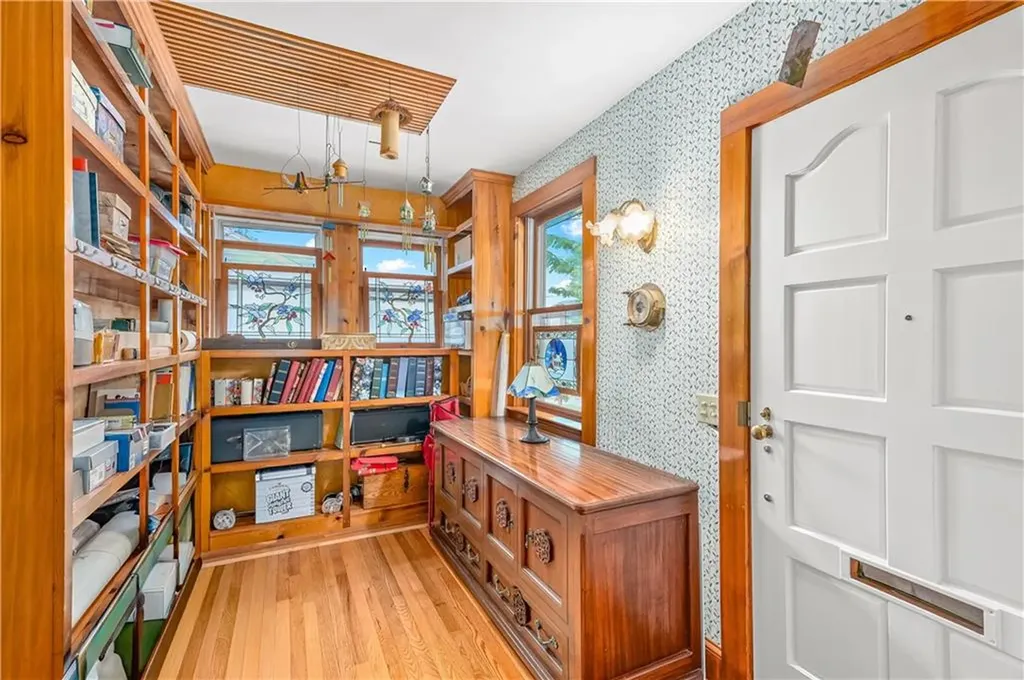 116 Benbridge Avenue Warwick RI 02888