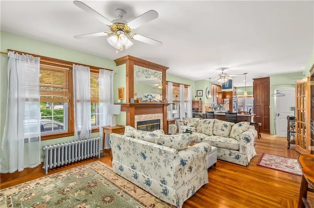 116 Benbridge Avenue Warwick RI 02888