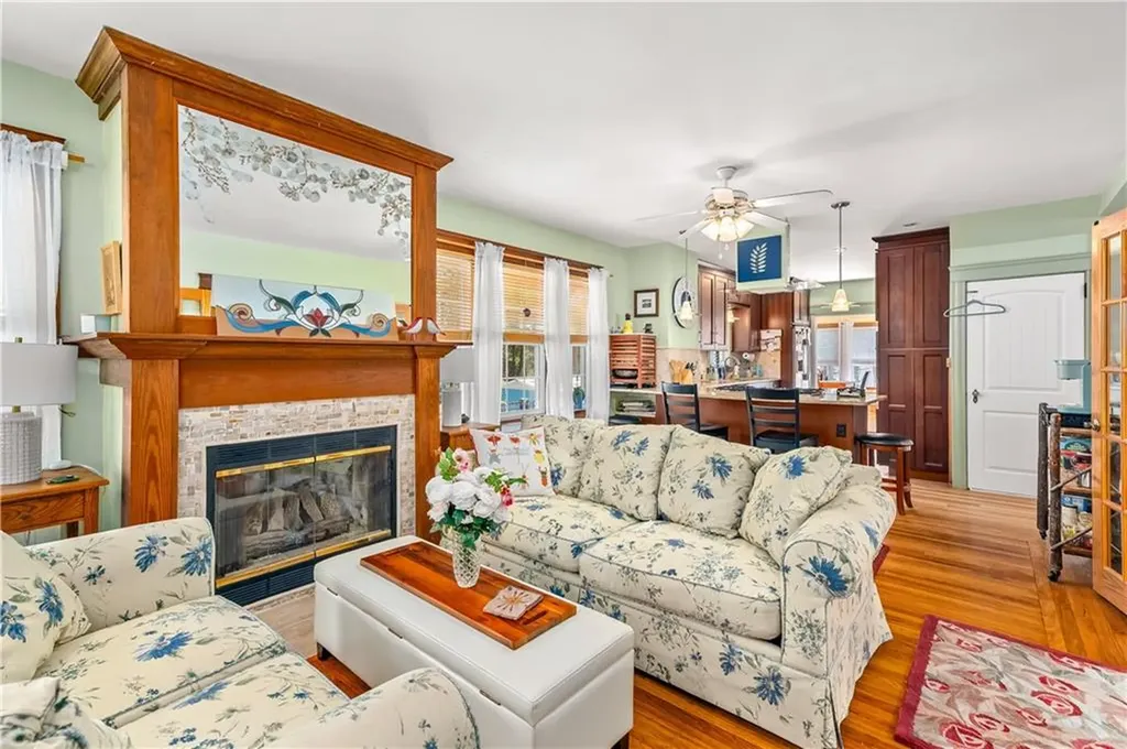 116 Benbridge Avenue Warwick RI 02888