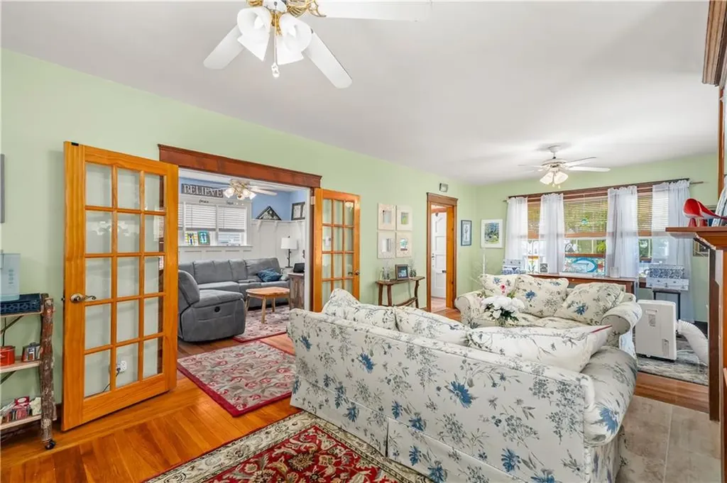 116 Benbridge Avenue Warwick RI 02888