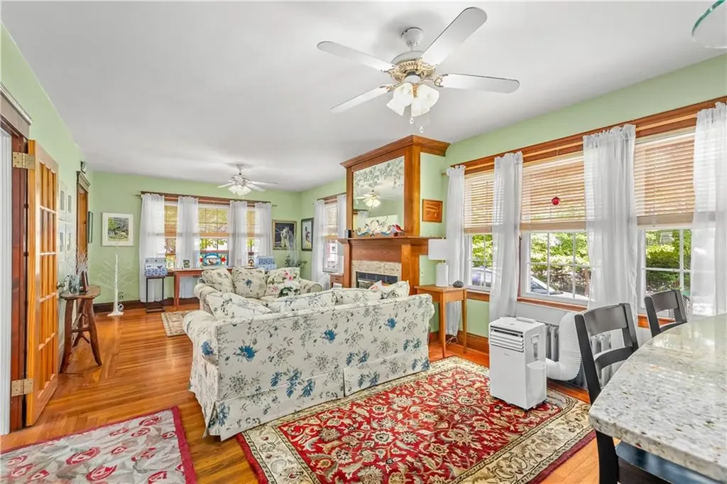116 Benbridge Avenue Warwick RI 02888
