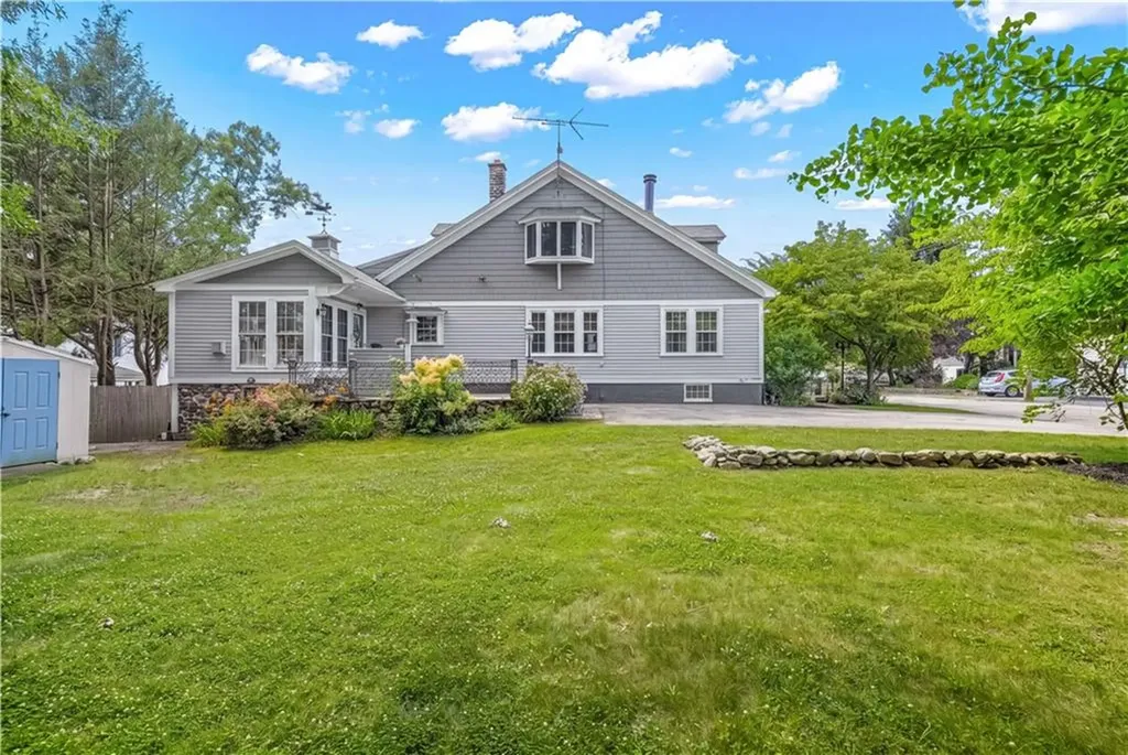 116 Benbridge Avenue Warwick RI 02888