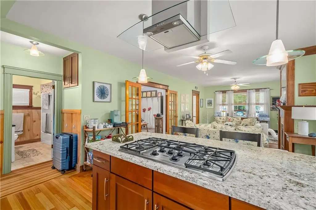 116 Benbridge Avenue Warwick RI 02888